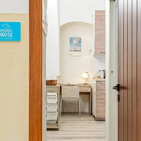 Apartment Seashell House